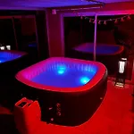 205 M2 Avec Piscine Et Jacuzzi Ferienhaus