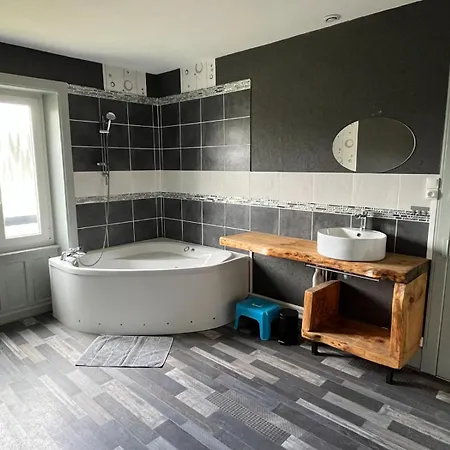 205 M2, 8pers Piscine, Jacuzzi, Balneo Privatifs * Vagney