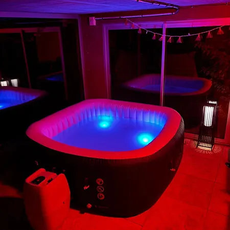 205 M2 Avec Piscine Et Jacuzzi בית נופש