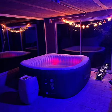 Σπίτι διακοπών Brimbelle Avec Piscine, Jacuzzi Et Balneo Privatifs