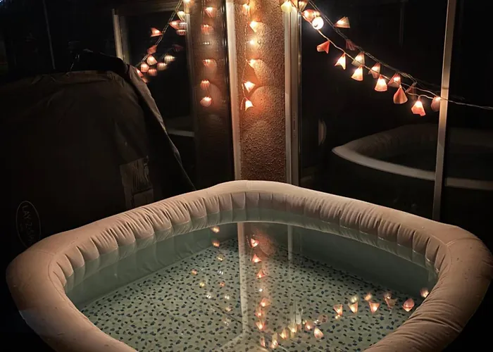 205 M2 Avec Piscine Et Jacuzzi 펜션