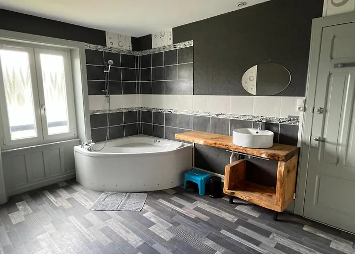 205 M2 Avec Piscine Et Jacuzzi * Vagney